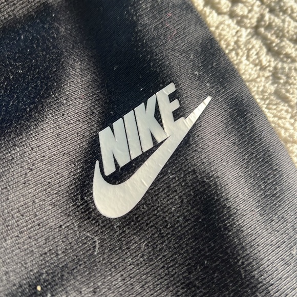 Nike tracksuit size 4/5years - Picture 2 of 4